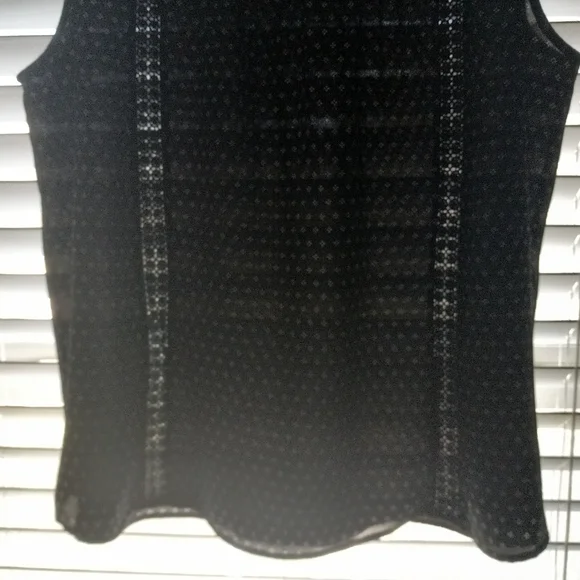 Torrid 2X V-Neck Crocheted Trim Sleeveless Tunic Top Plus - Picture 9 of 15